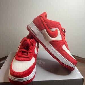 Brand new with box NIKE AIRFORCE ONE GS FIRE RED/LT CRIMSON-WHITE. VALENTINES 6Y